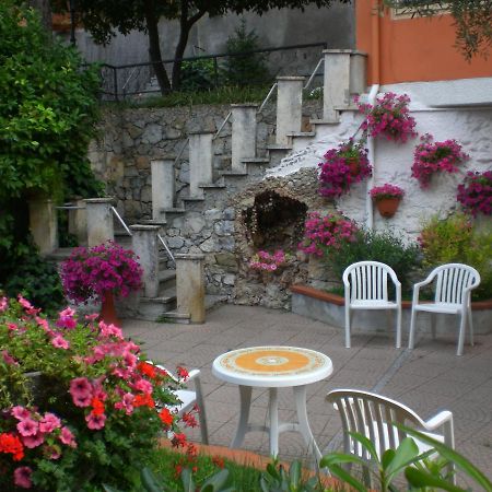 Orchidea Residence Hotel Finale Ligure Dış mekan fotoğraf